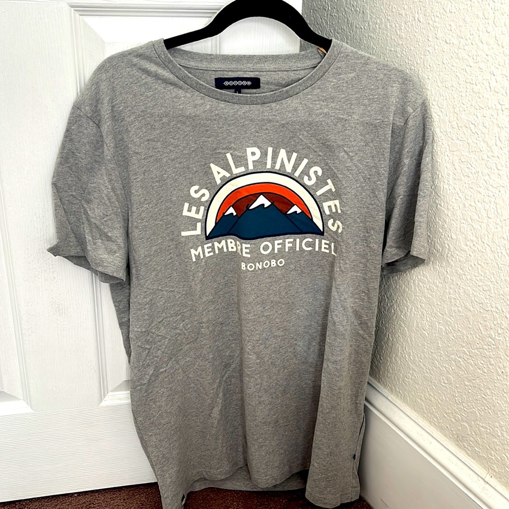 Large, Bonobos grey shirt, French lettering, old school, new
